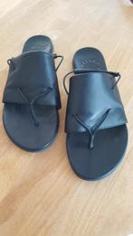 Slippers, Ophalen, Zwart