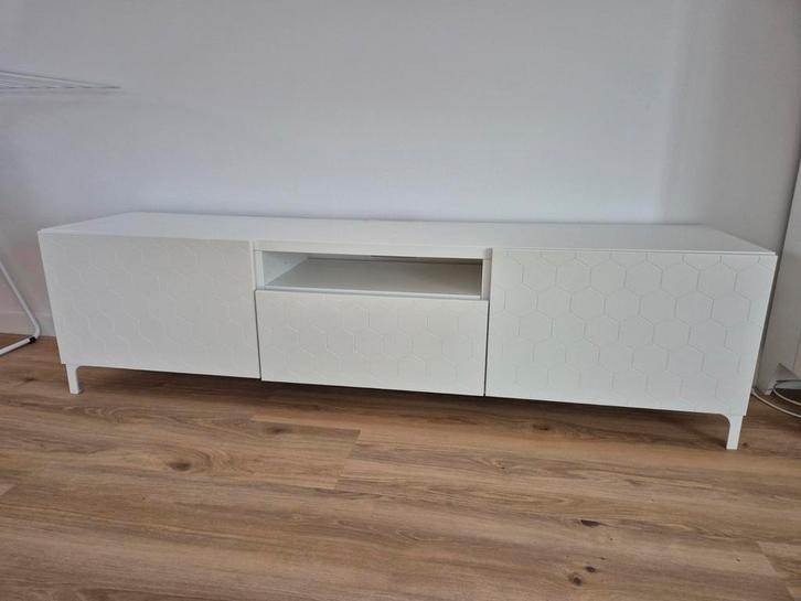 Tv meubel Besta ikea, Huis en Inrichting, Kasten | Televisiemeubels, Gebruikt, Minder dan 100 cm, 150 tot 200 cm, 25 tot 50 cm