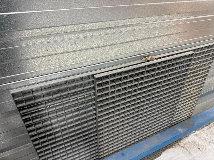 Metalen Roosters, Doe-het-zelf en Verbouw, Metalen, Zo goed als nieuw, IJzer, Ophalen