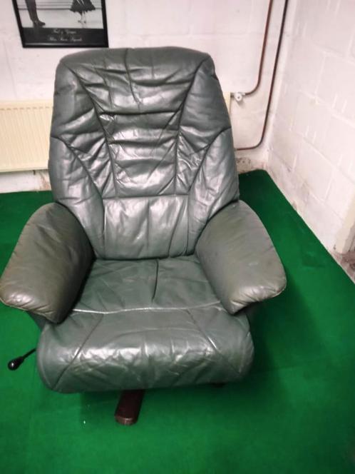 Groene lederen fauteuil, Huis en Inrichting, Fauteuils, Gebruikt, 50 tot 75 cm, Ophalen of Verzenden