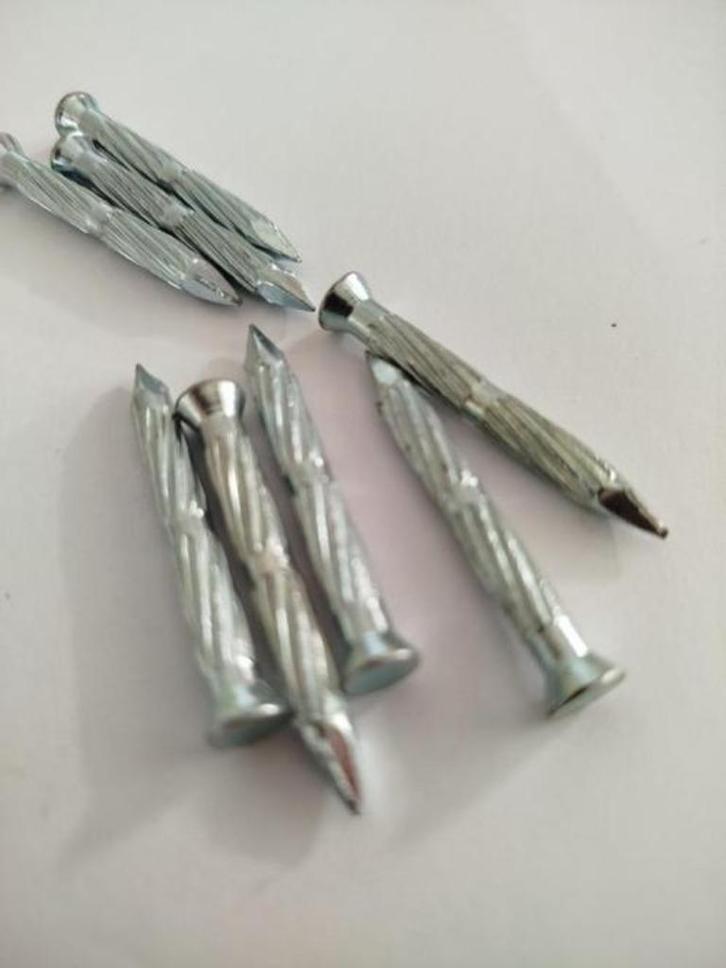 100 st HJZ klisjesnagel 4,5x40 plat conische kop stelwerk, Tuin en Terras, Palen, Balken en Planken, Nieuw, Balken, 250 cm of meer