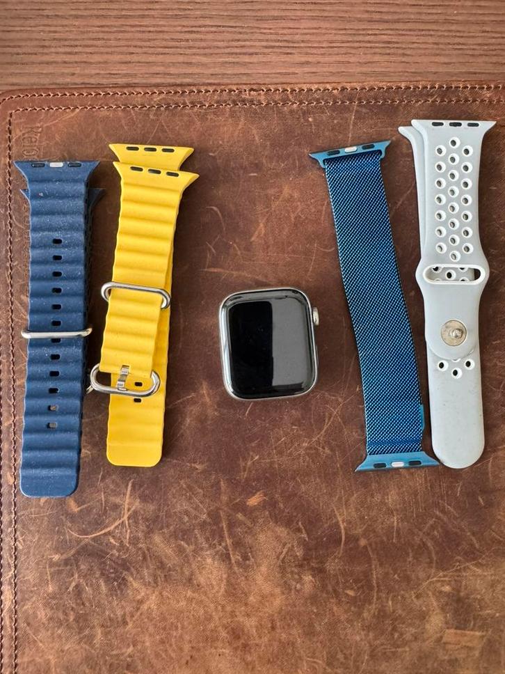 Apple i watch 7 rvs gps  cellular, Sieraden, Tassen en Uiterlijk, Smartwatches, Zo goed als nieuw, iOS, Zilver, GPS, Waterdicht