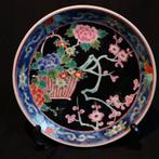 Zeldzaam Chinees Porseleinen Bord  Famille Rose Noire Stijl, Antiek en Kunst, Antiek | Porselein, Ophalen of Verzenden