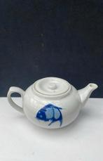 Chinese porseleinen theepot met karper vissen, Ophalen of Verzenden
