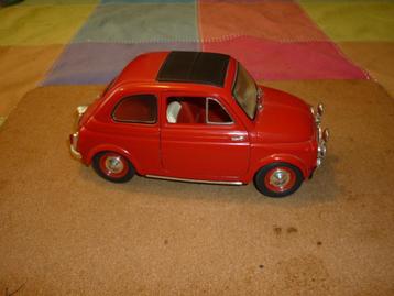 Mooie Fiat 500 Racing Solide 1:18 in goede staat beschikbaar voor biedingen