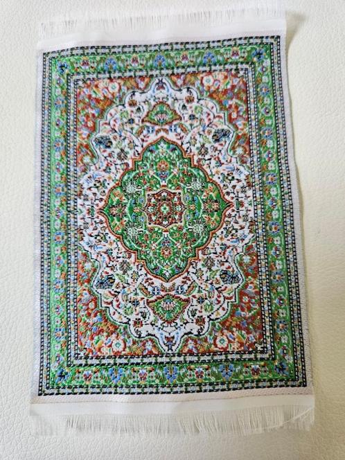 tapijt Oosters 1:12 carpet vloerkleed 10x15cm kleedje groen, Verzamelen, Poppenhuizen en Toebehoren, Nieuw, Decoratie, Verzenden