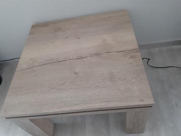 Hoektafel beschikbaar voor biedingen