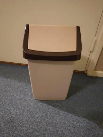 Prullenbakje jaren 70 vintage  beschikbaar voor biedingen