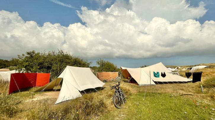 Tent te huur op Stortemelk Vlieland (max 4 personen), Caravans en Kamperen, Tenten, tot en met 4, Gebruikt, Ophalen