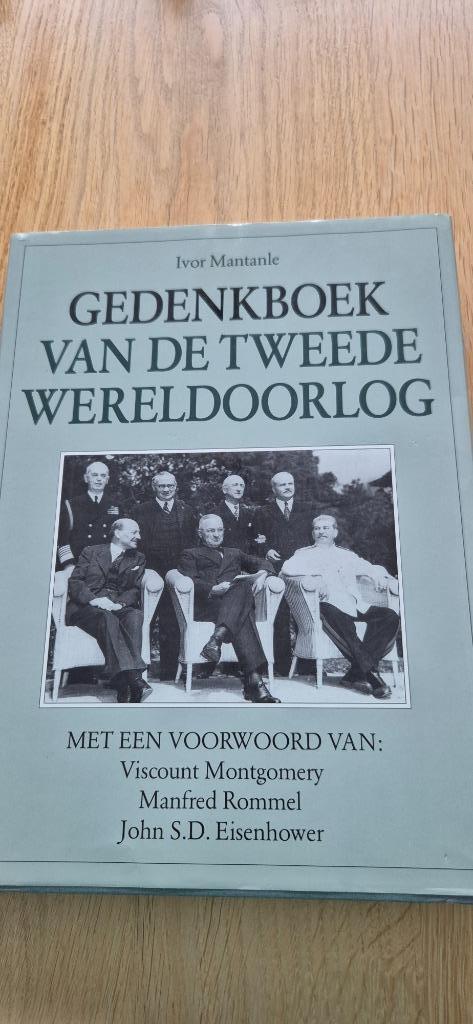 Gedenkboek van de tweede wereldoorlog, Boeken, Geschiedenis | Wereld, Zo goed als nieuw, Overige gebieden, 20e eeuw of later, Ophalen of Verzenden