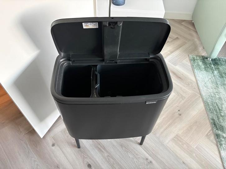 Brabantia Bo Touch Bin 23+11L inclusief afvalzakken, Huis en Inrichting, Woonaccessoires | Prullenbakken, Gebruikt, Kunststof