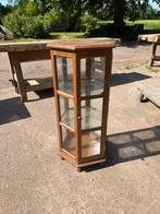 Oud eiken vitrine kastje zes kantig twee schappen, Ophalen
