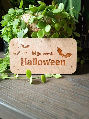 Houten bordje – Mijn eerste Halloween  beschikbaar voor biedingen