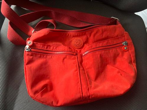 Rode Kipling schoudertas, Sieraden, Tassen en Uiterlijk, Tassen | Schoudertassen, Zo goed als nieuw, Kipling, Rood, Ophalen of Verzenden