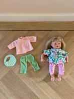 Z.g.a.n. Meisje babypop incl. 2 setjes kleding van Götz, Ophalen of Verzenden, Zo goed als nieuw, Babypop