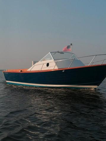 Chris Craft Cavalier Riva ( 26 f/8 m )Nieuwe Trailer  beschikbaar voor biedingen