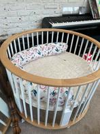 Mooie ronde wieg, Ophalen, Zo goed als nieuw, Wieg