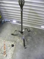 Vloerlamp van smeedijzer, driepoot, met schakelaar en 2 fitt, Ophalen of Verzenden