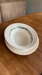 Wedgwood stratford slaschaal met onderschaal, Huis en Inrichting, Keuken | Servies, Overige typen, Ophalen of Verzenden, Zo goed als nieuw