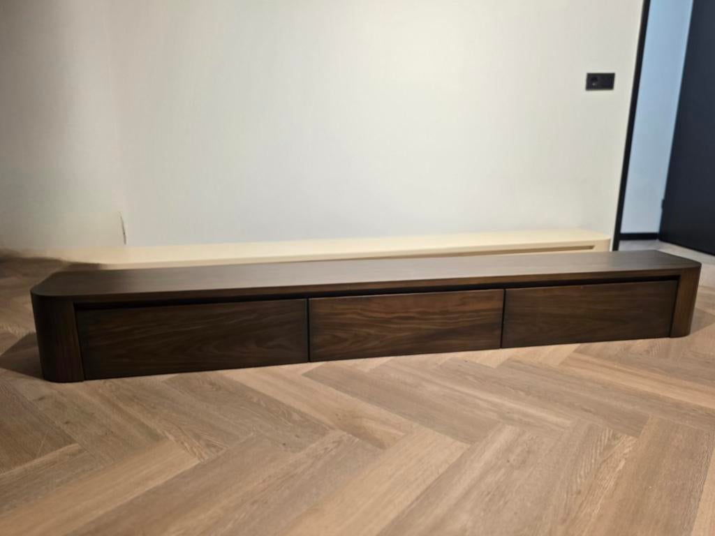 Japandi TV meubel walnoot 180/240 cm | Echt hout | Geen MDF, Huis en Inrichting, Ophalen, 150 tot 200 cm, Nieuw, Minder dan 100 cm