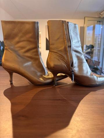 Gouden enkellaarsjes Zara maat 39 metallic laarsjes beschikbaar voor biedingen