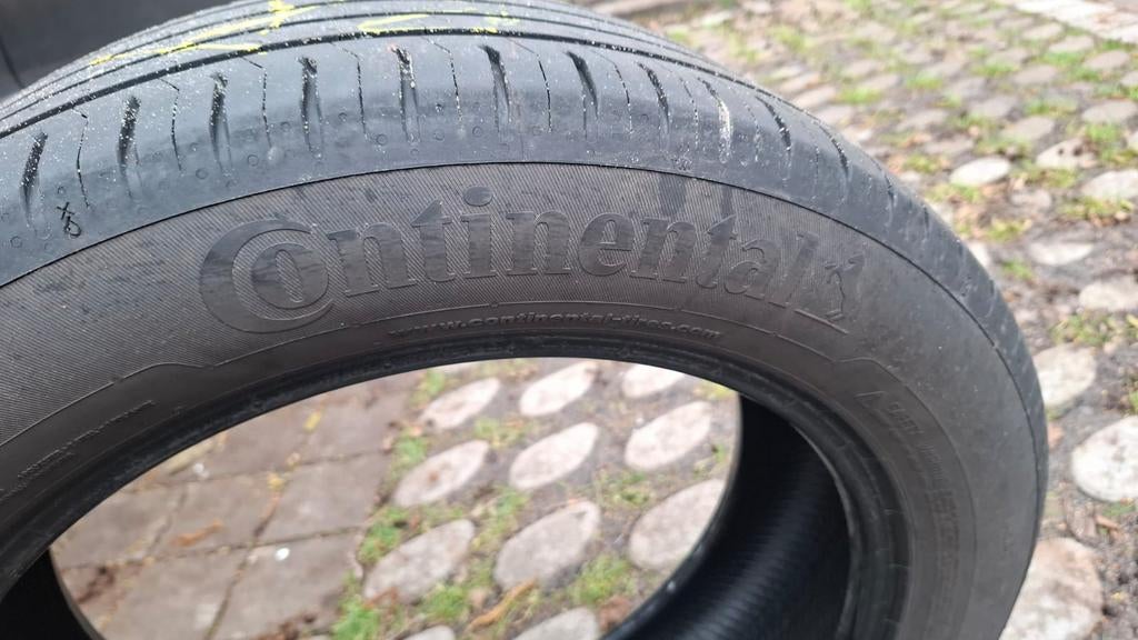 Continental Band - 215/55 R18, 4 season tyre, Auto-onderdelen, Banden en Velgen, 18 inch, Ophalen of Verzenden, Band(en), Personenwagen