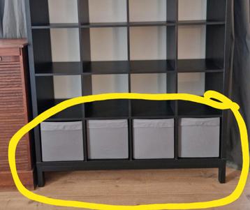 Ikea Kallax onderstel en 4 grijze dröna bakken
