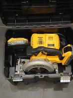 Dewalt Cirkelzaag met nieuwe model accus+ lader+ koffer, Doe-het-zelf en Verbouw, Gereedschap | Zaagmachines, Ophalen of Verzenden