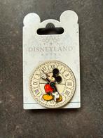 Disney Mickey Mouse Klok pin, Verzamelen, Speldjes, Pins en Buttons, Ophalen of Verzenden, Nieuw, Figuurtje, Speldje of Pin