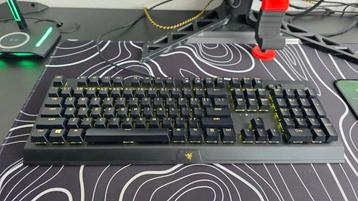 Razer Blackwidow V3 + Razer Basilisk en muismat set beschikbaar voor biedingen