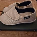 Nieuwe schoenen klittenband - maat 39/40, Kleding | Dames, Nieuw, Ophalen of Verzenden, Instappers, Aerosoft