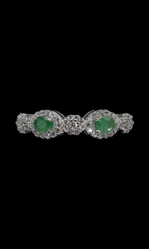 Zilveren ring maat 19 mm met natuurlijke smaragd, Sieraden, Tassen en Uiterlijk, Ringen, Nieuw, Dame, 19 tot 20, Zilver, Zilver