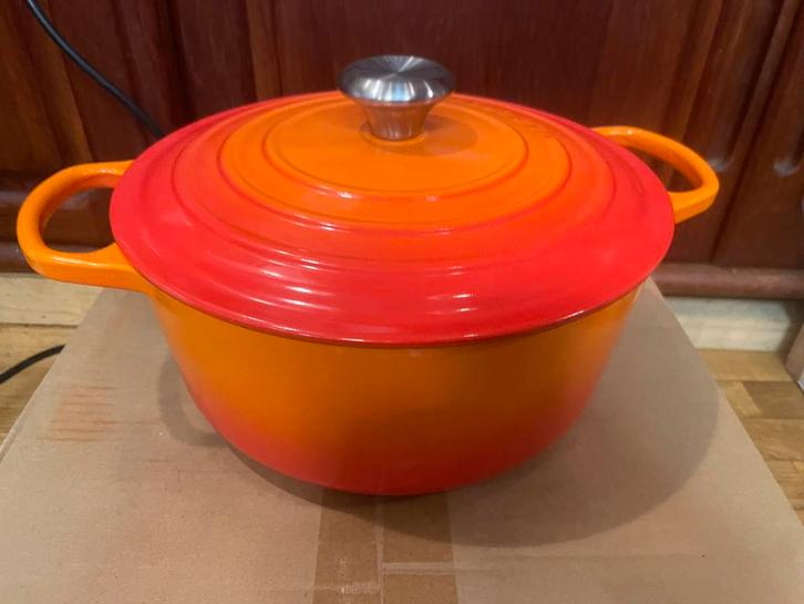 Le Creuset Braadpan Signature – Oranjerood – ø 26 cm nieuw, Huis en Inrichting, Keuken | Potten en Pannen, Nieuw, Koekenpan of Braadpan