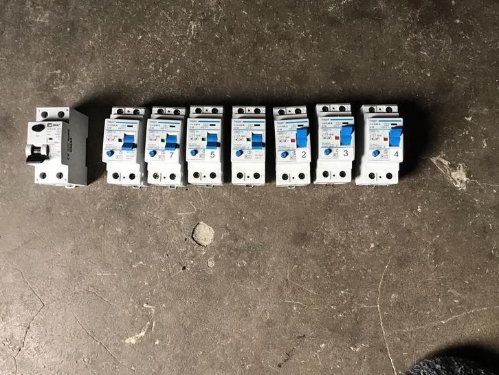 Diverse Groepenkasten Schakelaars 8x hage c16, Doe-het-zelf en Verbouw, Elektra en Kabels, Gebruikt, Schakelaar, Ophalen of Verzenden