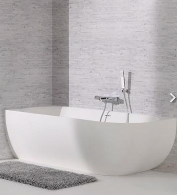 BadNieuwe hoekbad solid surface Advies prijs is ruim 4000 eu beschikbaar voor biedingen