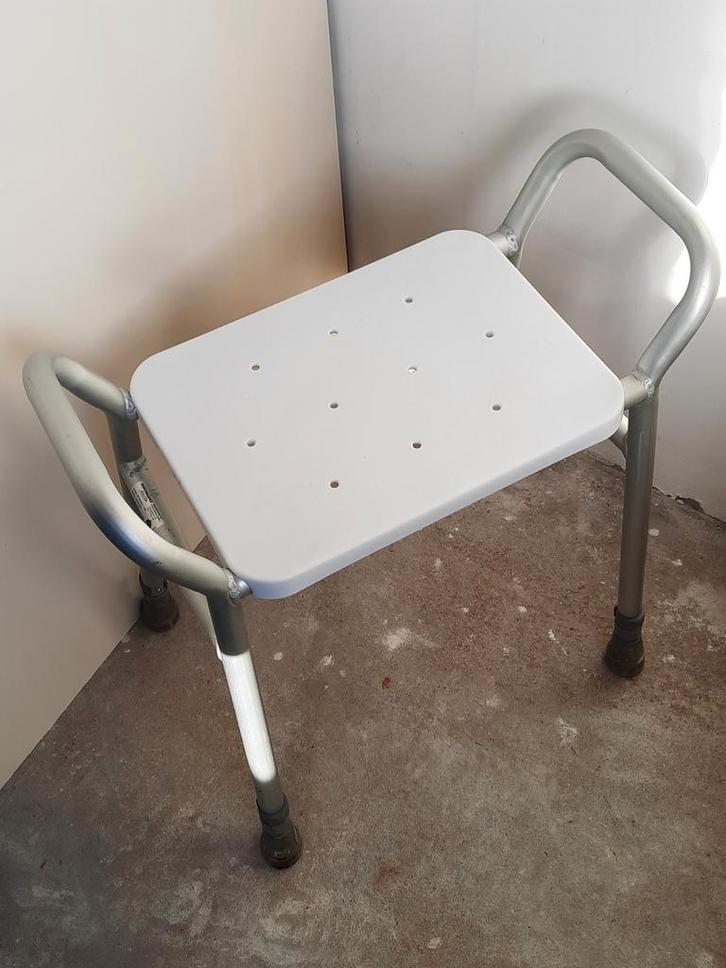 Douche kruk in hoogte verstelbaar; diverse modellen (nieuw), Diversen, Verpleegmiddelen, Zo goed als nieuw, Ophalen of Verzenden