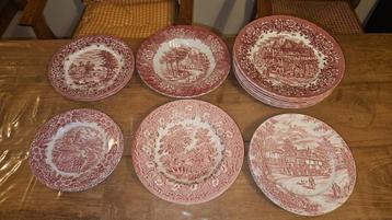 Rood-roze, vintage servies in Engelse stijl beschikbaar voor biedingen