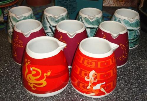Te koop tien nieuwe aardewerk melkkannen van Douwe Egberts., Huis en Inrichting, Keuken | Servies, Nieuw, Overige typen, Overige stijlen