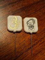 2 Vintage Sinterklaas & Zwarte Piet Speldjes, Ophalen of Verzenden, Gebruikt, Figuurtje, Speldje of Pin