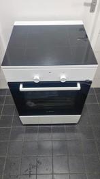 Bosch inductie fornuis met heteluchtoven 3 maanden oud, Witgoed en Apparatuur, Fornuizen, Ophalen, 4 kookzones, Zo goed als nieuw