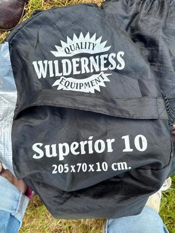 Twee Wildernis Superior 10 Kampeermatjes beschikbaar voor biedingen