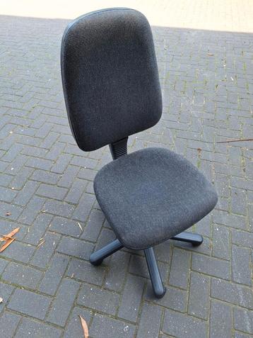 Bureaustoel beschikbaar voor biedingen