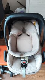 Maxi Cosi Pebble Plus met zitverkleiner, Ophalen, Autogordel of Isofix, Gebruikt, Zijbescherming