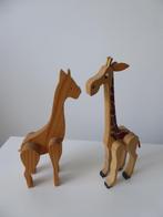 2  grote staande blank houten giraffen (nr 13), Verzamelen, Beelden en Beeldjes, Dier, Zo goed als nieuw, Ophalen
