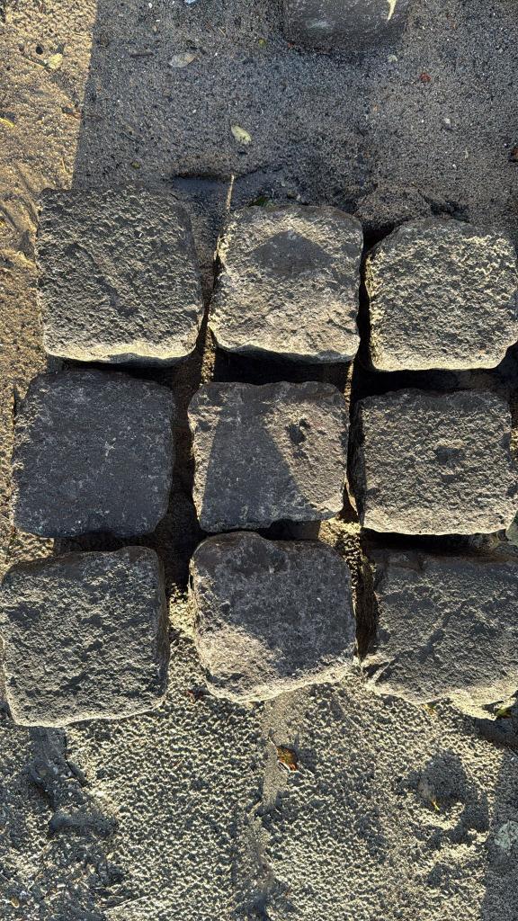 gebruikte kinderkoppen kasseien natuursteen basalt lava, Tuin en Terras, Tegels en Klinkers, Gebruikt, Overige typen, Natuursteen