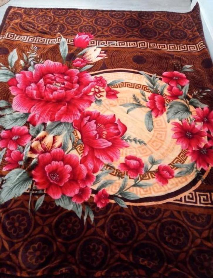 Prachtige warme Grand Foulard, Huis en Inrichting, Woonaccessoires | Plaids en Woondekens, Nieuw, Ophalen of Verzenden