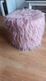 Fluffy roze poef, Ophalen, Rond, Minder dan 50 cm, Minder dan 50 cm