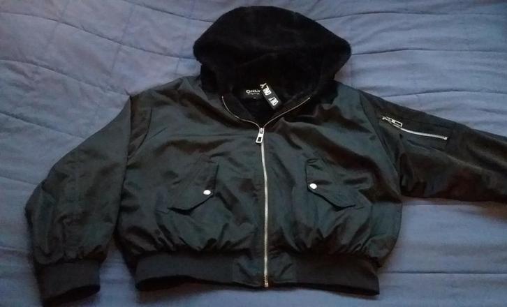 only winterjas maat xs,, Kinderen en Baby's, Kinderkleding | Maat 176, Gebruikt, Meisje, Jas, Ophalen of Verzenden