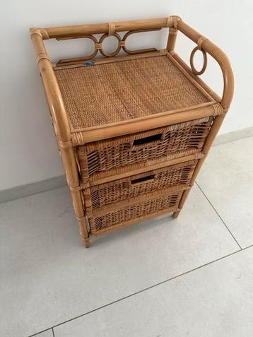 Vintage Gevlochten Ladekast met 3 Laden beschikbaar voor biedingen