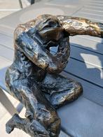 Zware bronzen sculptuur van poserende vrouw, Ophalen of Verzenden
